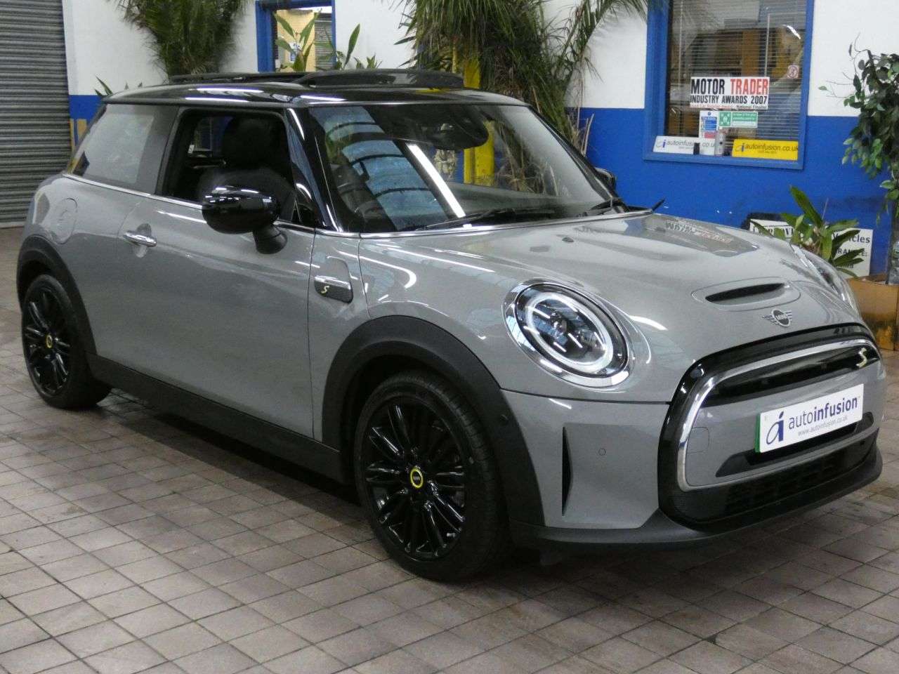 2021 MINI ELECTRIC HATCH 2021 MINI ELECTRIC HATCH