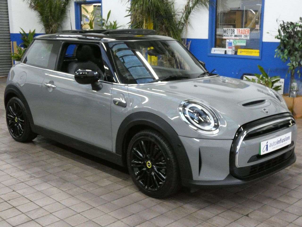 2021 MINI ELECTRIC HATCH 2021 MINI ELECTRIC HATCH