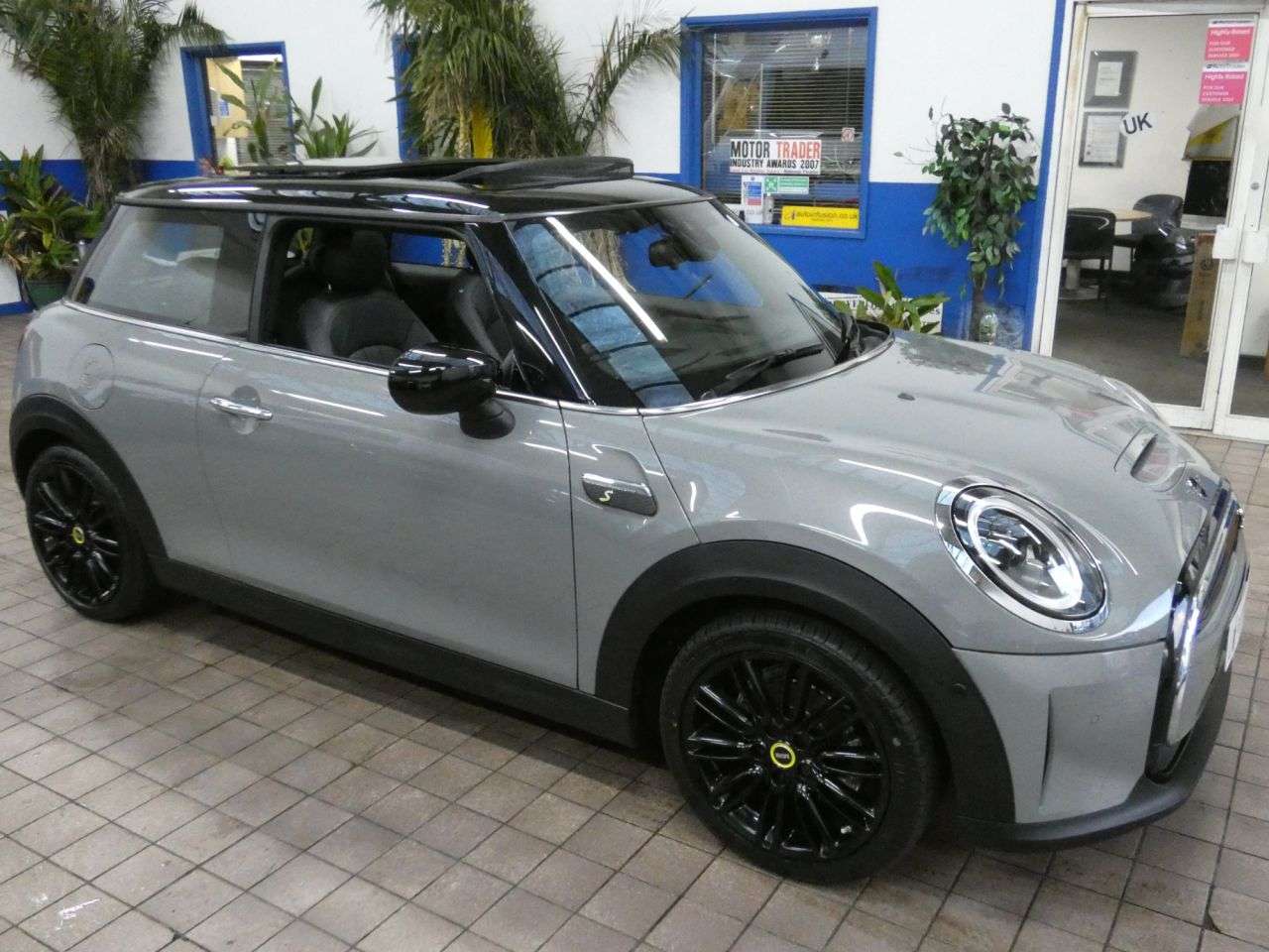 2021 MINI ELECTRIC HATCH 2021 MINI ELECTRIC HATCH