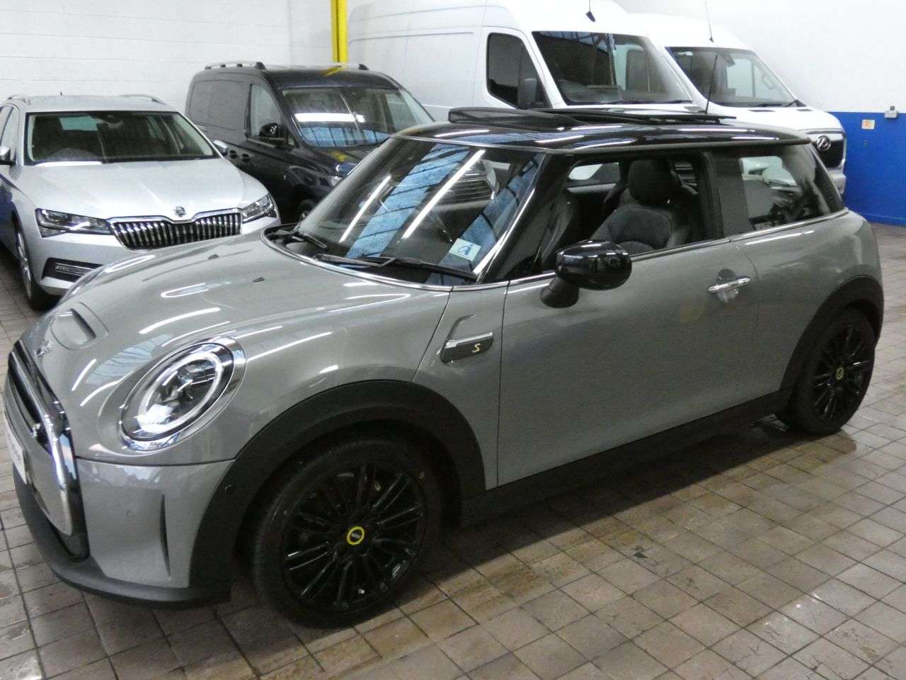2021 MINI ELECTRIC HATCH 2021 MINI ELECTRIC HATCH