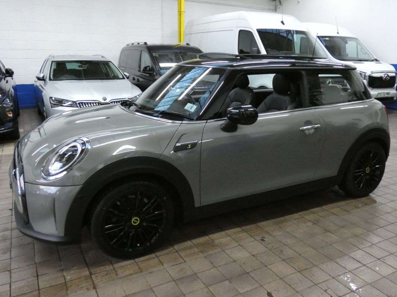 2021 MINI ELECTRIC HATCH 2021 MINI ELECTRIC HATCH