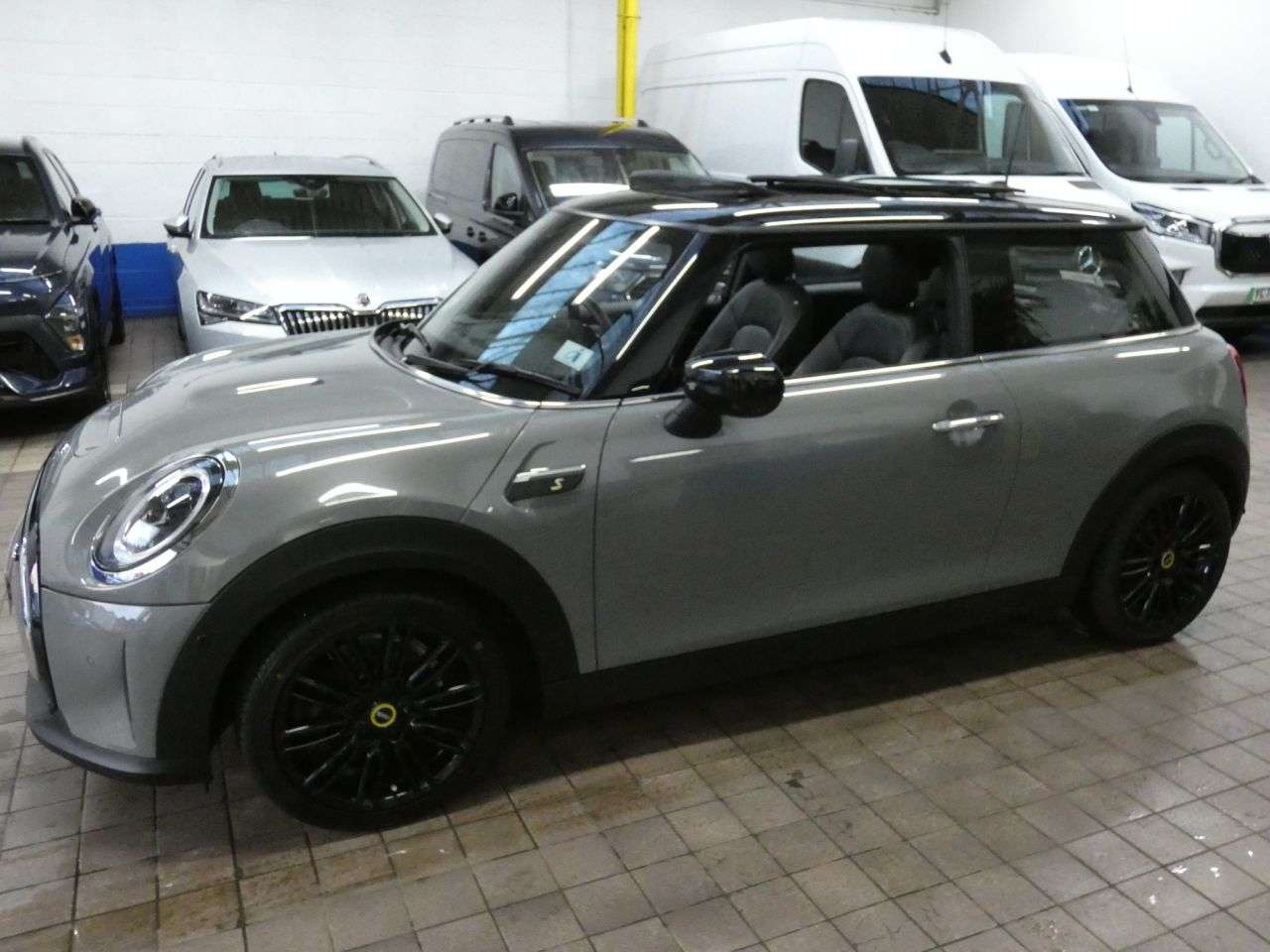 2021 MINI ELECTRIC HATCH 2021 MINI ELECTRIC HATCH