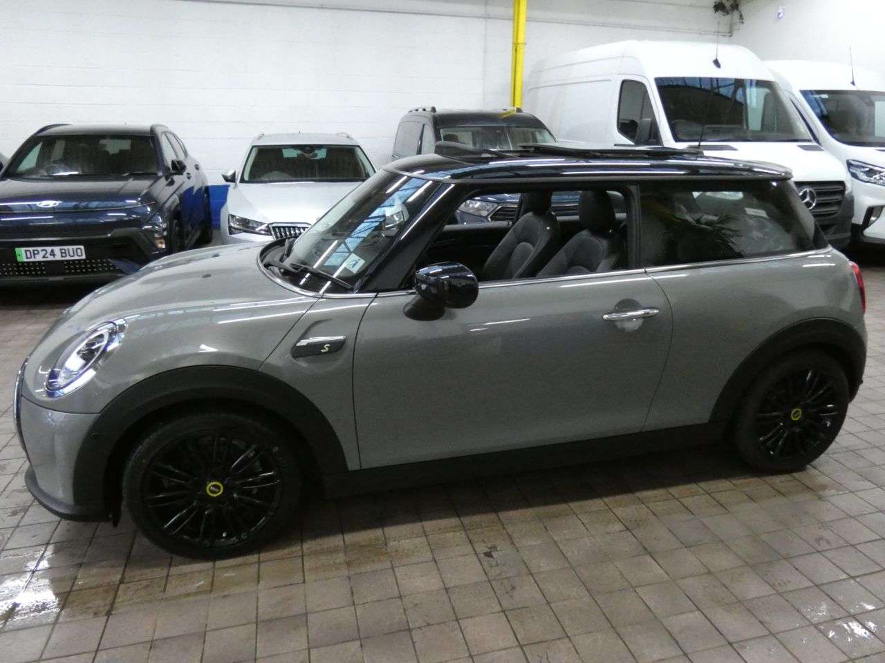 2021 MINI ELECTRIC HATCH 2021 MINI ELECTRIC HATCH