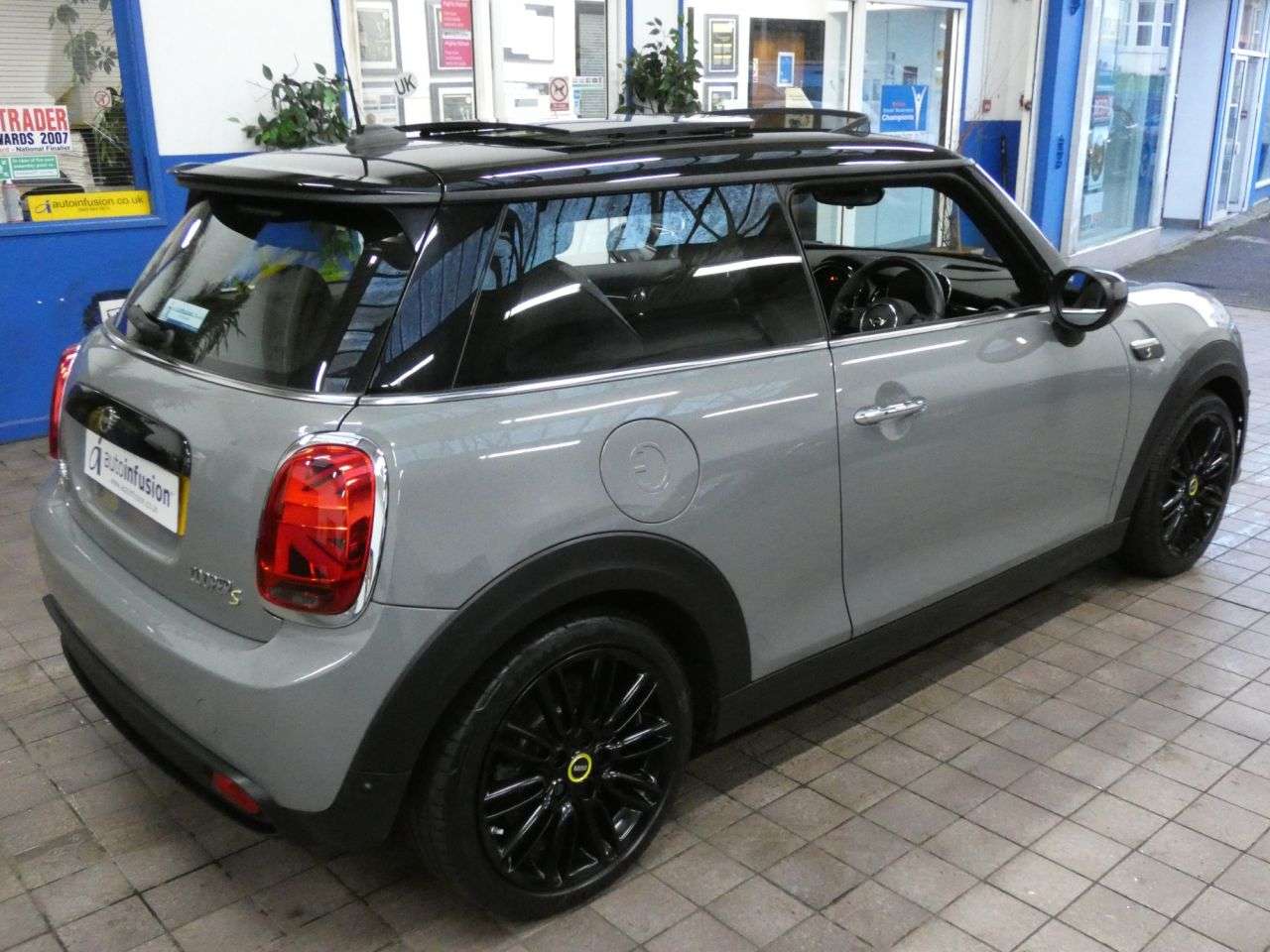 2021 MINI ELECTRIC HATCH 2021 MINI ELECTRIC HATCH