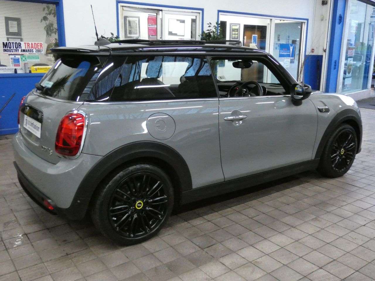 2021 MINI ELECTRIC HATCH 2021 MINI ELECTRIC HATCH