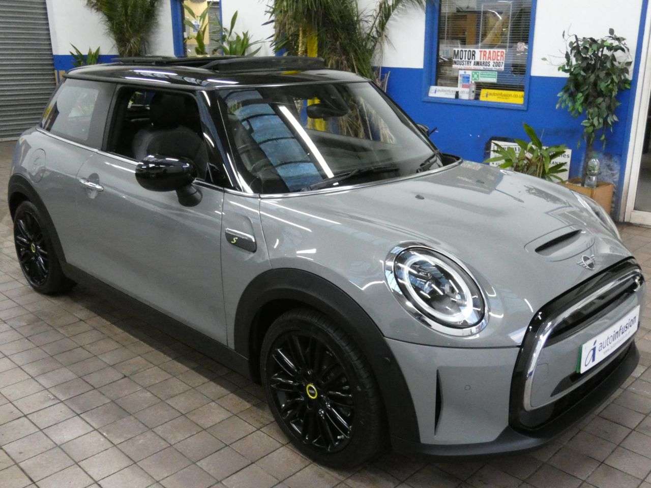 2021 MINI ELECTRIC HATCH 2021 MINI ELECTRIC HATCH