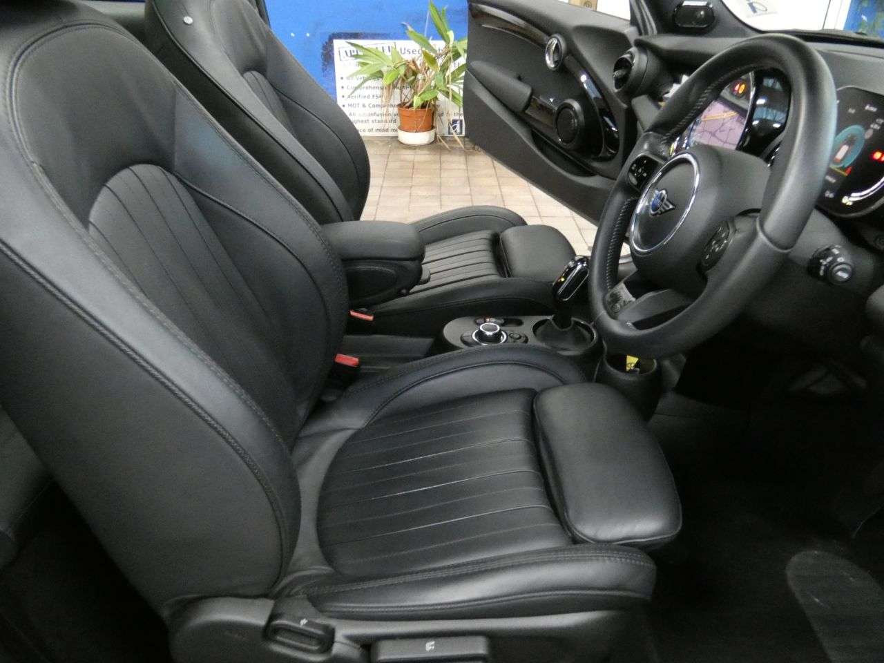 2021 MINI ELECTRIC HATCH 2021 MINI ELECTRIC HATCH