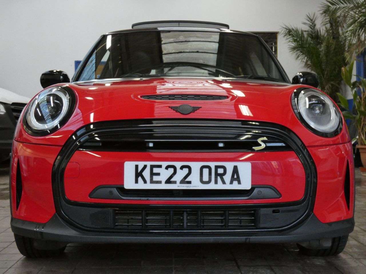 A 2022 MINI ELECTRIC HATCH Cooper SE 32.6kWh Level 3 Hatchback 3dr Electric Auto (184 ps) GENUINE LOW A 2022 MINI ELECTRIC HATCH Cooper SE 32.6kWh Level 3 Hatchback 3dr Electric Auto (184 ps) GENUINE LOW