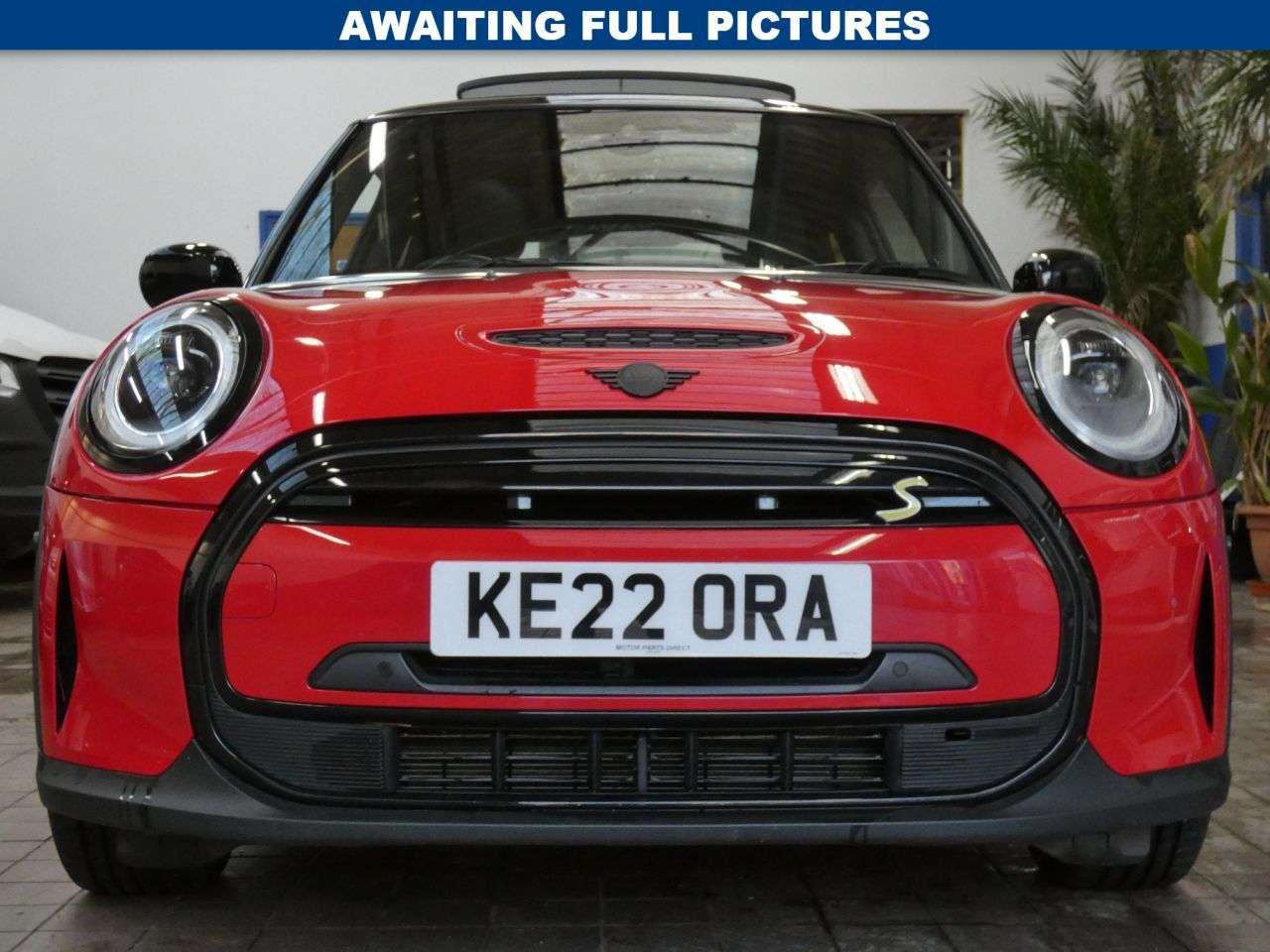A 2022 MINI ELECTRIC HATCH Cooper SE 32.6kWh Level 3 Hatchback 3dr Electric Auto (184 ps) GENUINE LOW A 2022 MINI ELECTRIC HATCH Cooper SE 32.6kWh Level 3 Hatchback 3dr Electric Auto (184 ps) GENUINE LOW