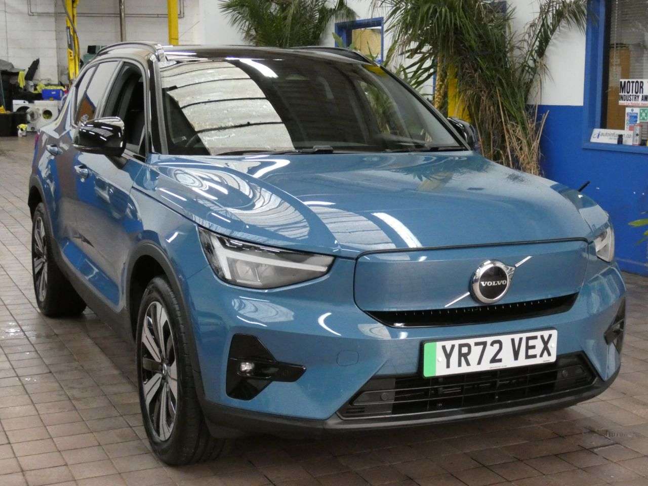 2022 VOLVO XC40 2022 VOLVO XC40