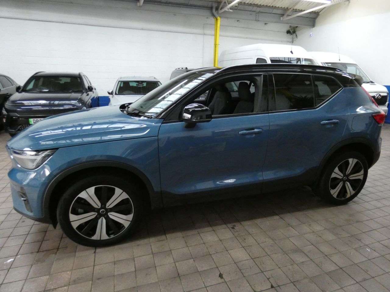2022 VOLVO XC40 2022 VOLVO XC40