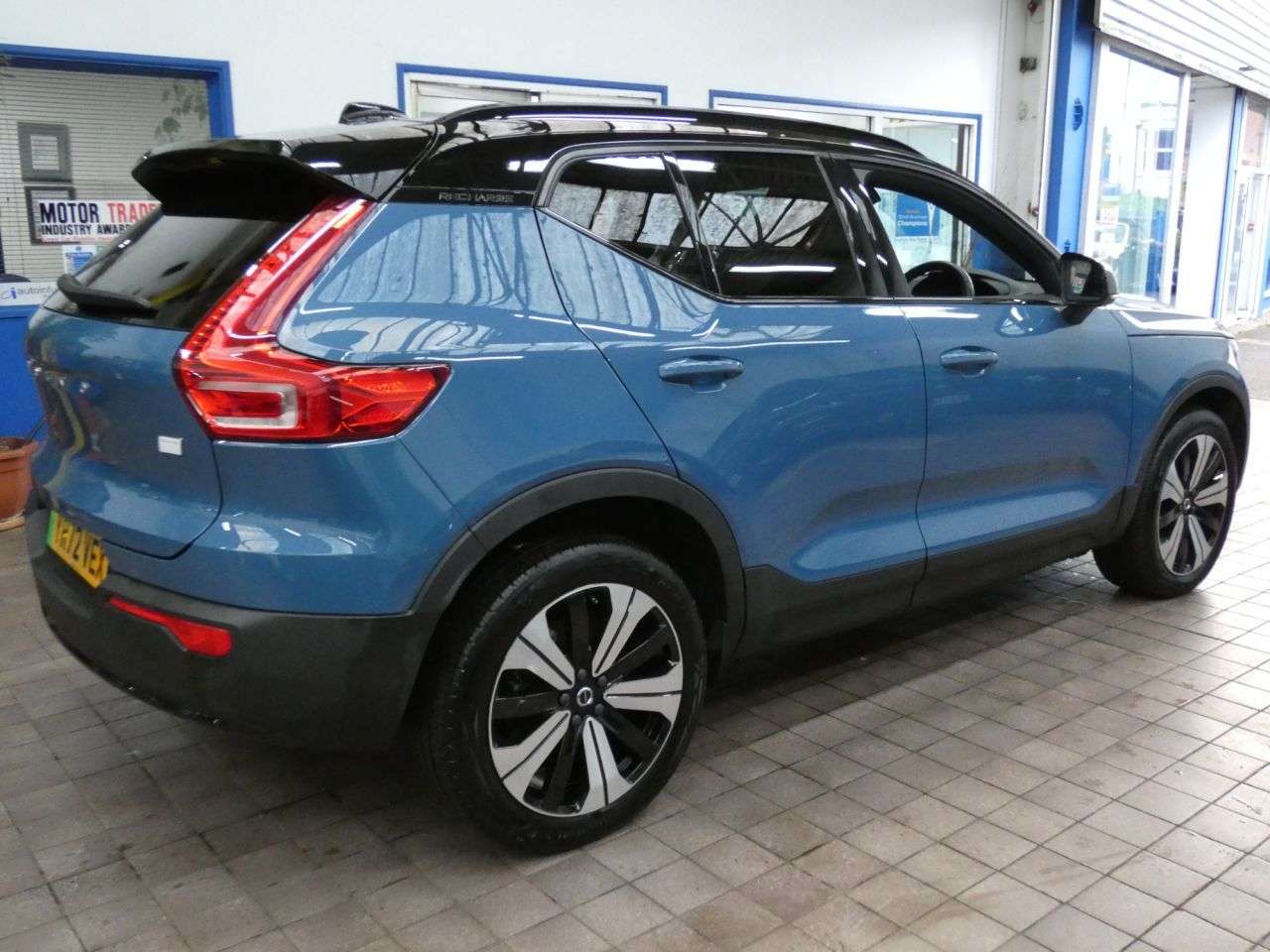 2022 VOLVO XC40 2022 VOLVO XC40