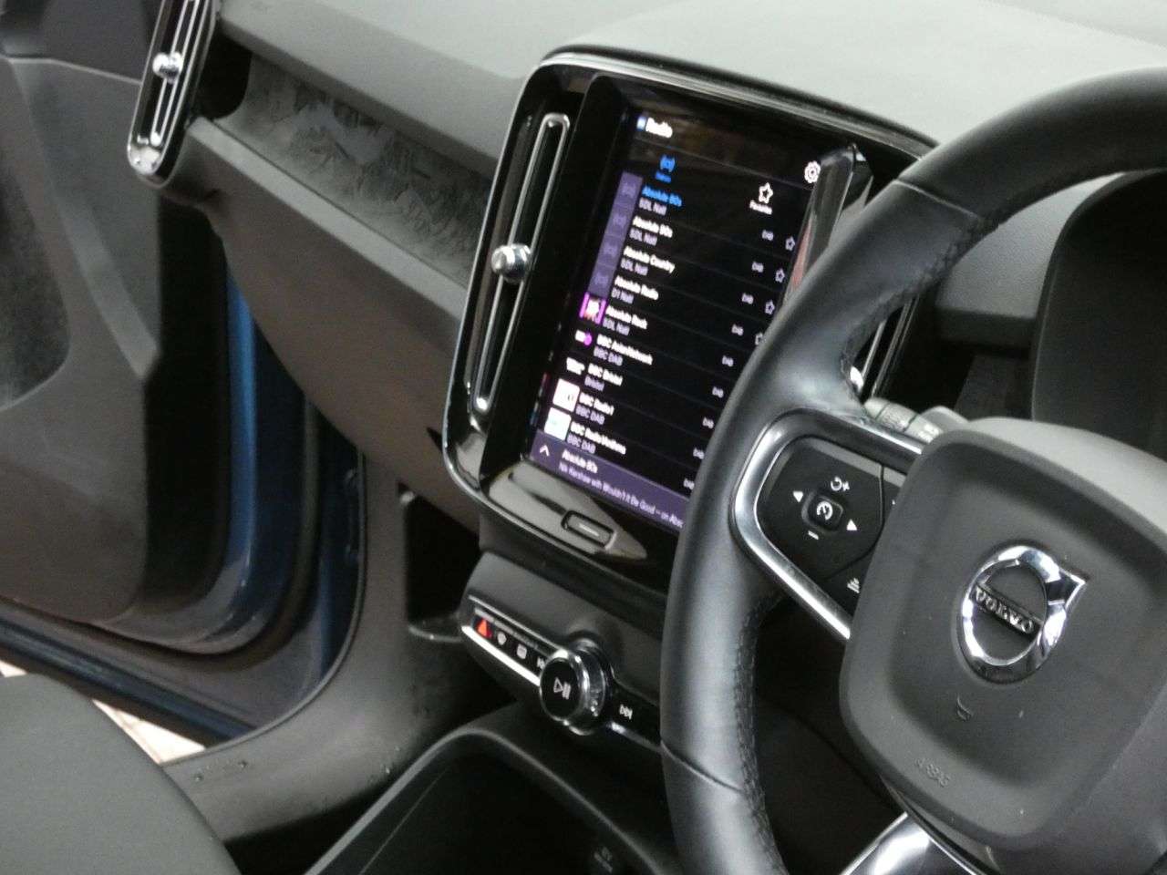 2022 VOLVO XC40 2022 VOLVO XC40