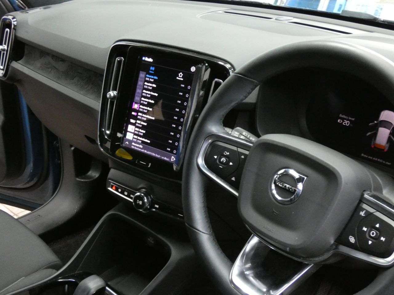 2022 VOLVO XC40 2022 VOLVO XC40