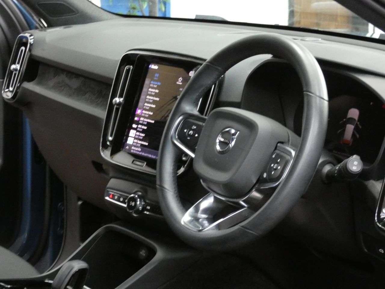 2022 VOLVO XC40 2022 VOLVO XC40