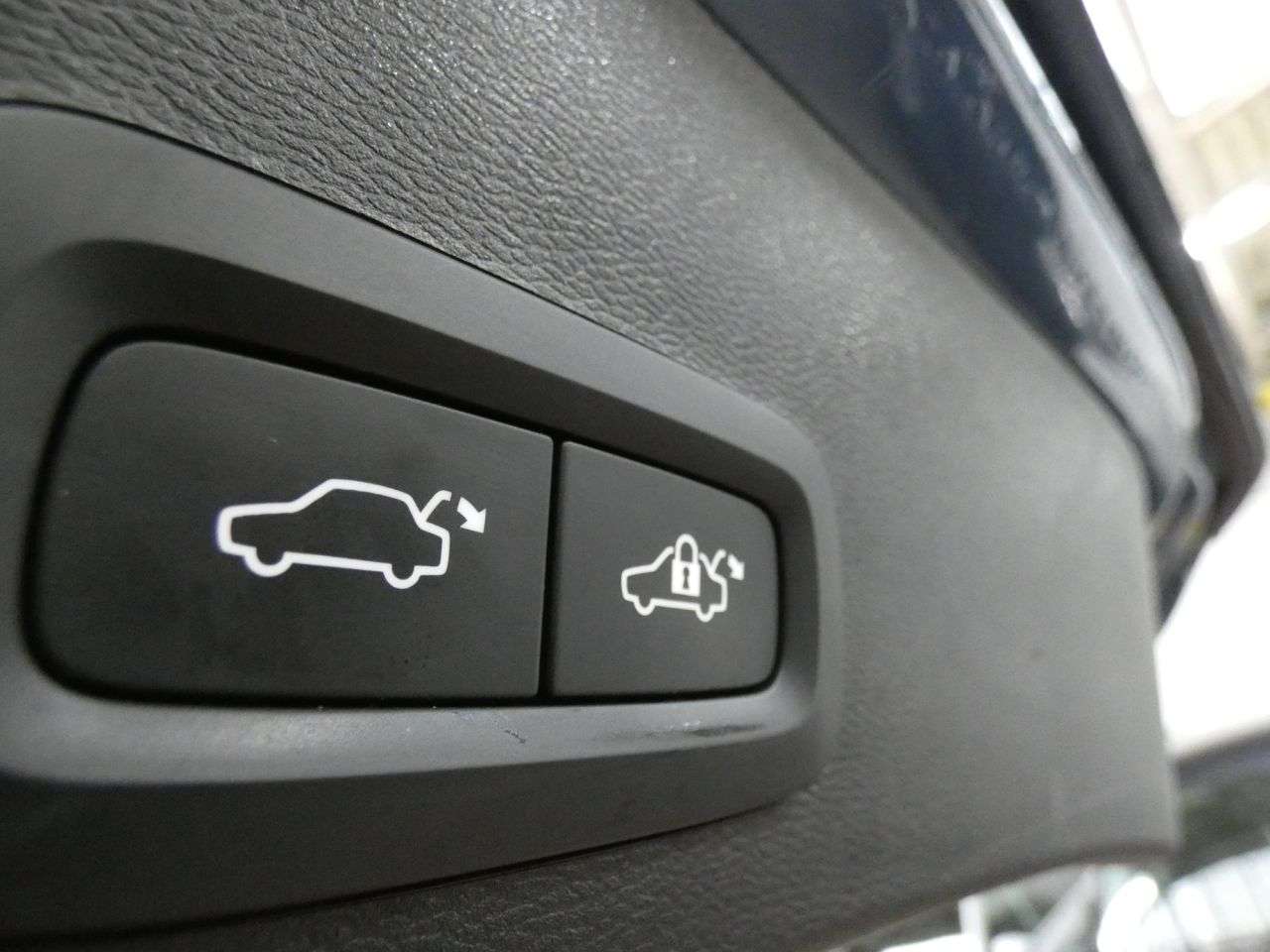 2022 VOLVO XC40 2022 VOLVO XC40