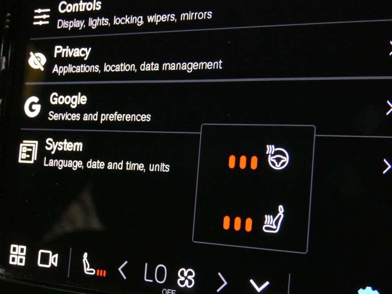 2022 VOLVO XC40 2022 VOLVO XC40