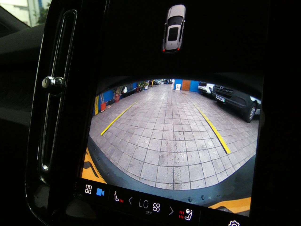 2022 VOLVO XC40 2022 VOLVO XC40