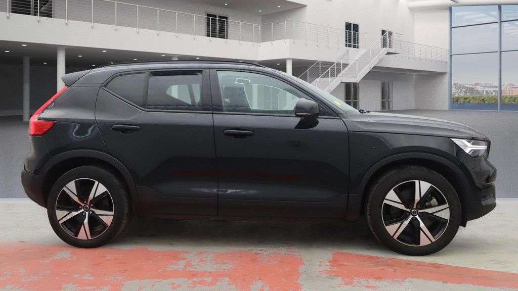 2021 VOLVO XC40 2021 VOLVO XC40