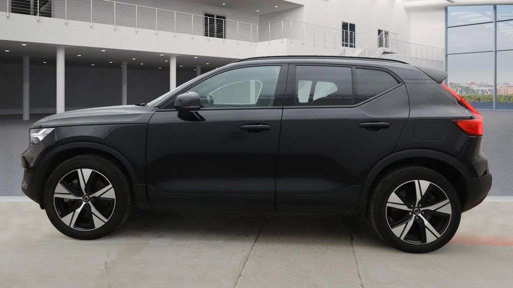 2021 VOLVO XC40 2021 VOLVO XC40