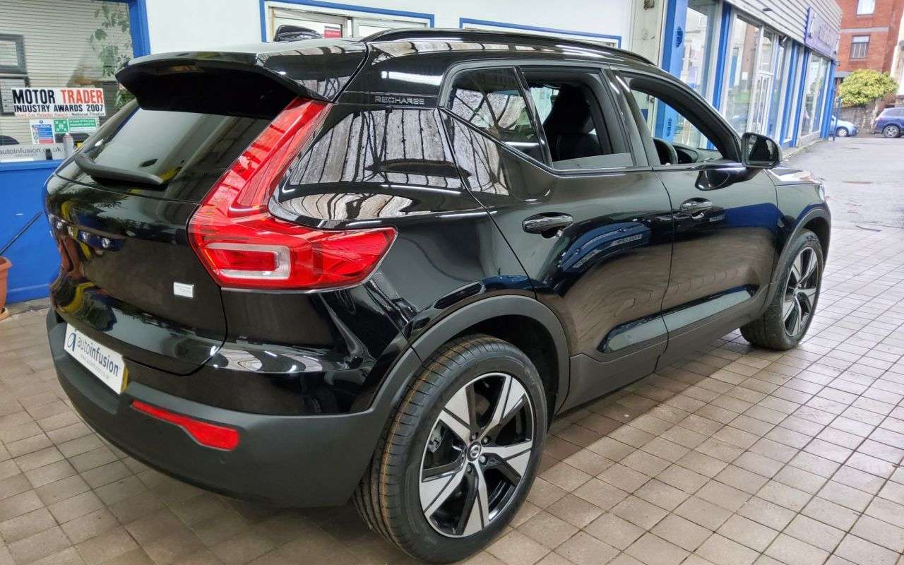 2021 VOLVO XC40 2021 VOLVO XC40