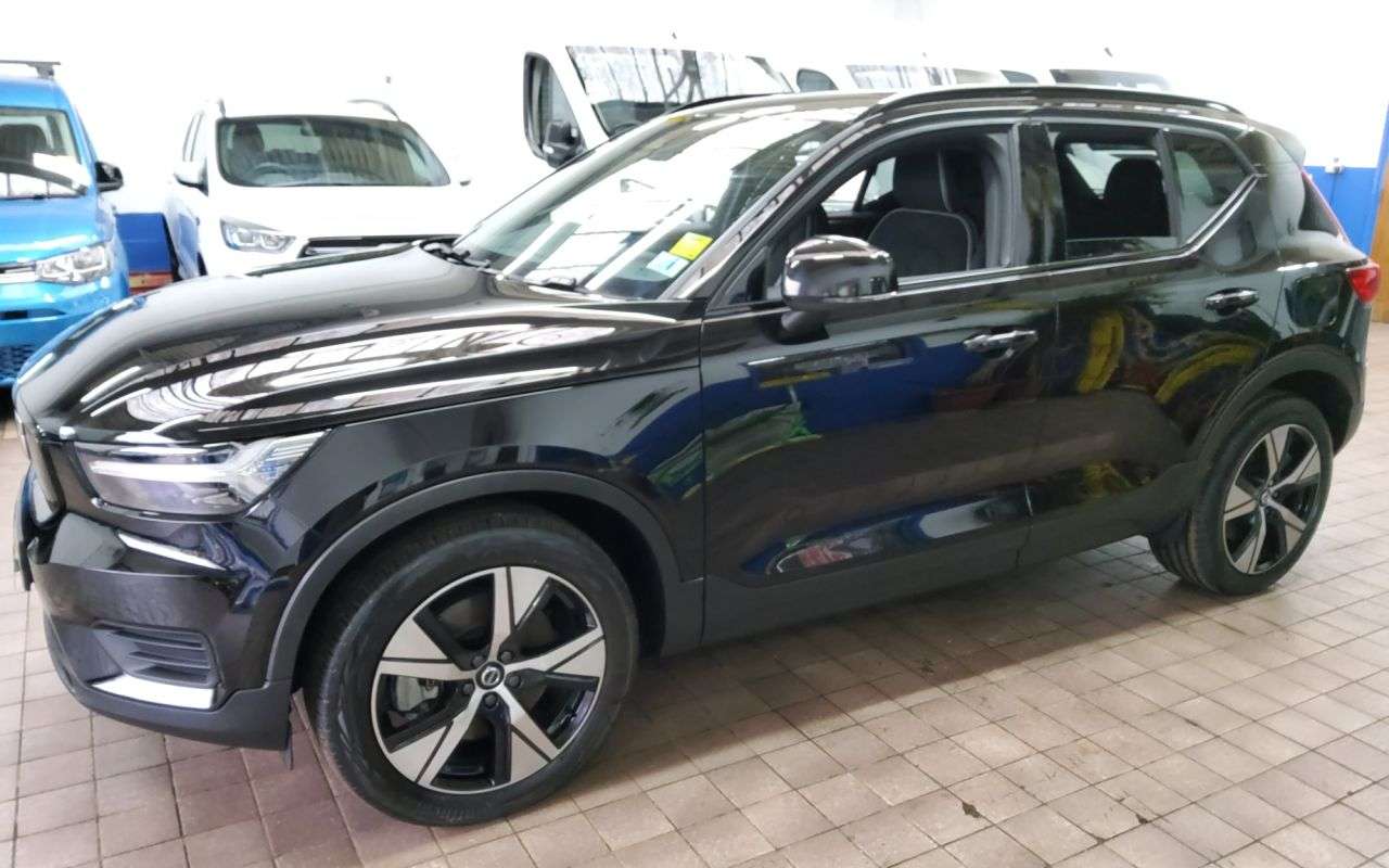 2021 VOLVO XC40 2021 VOLVO XC40