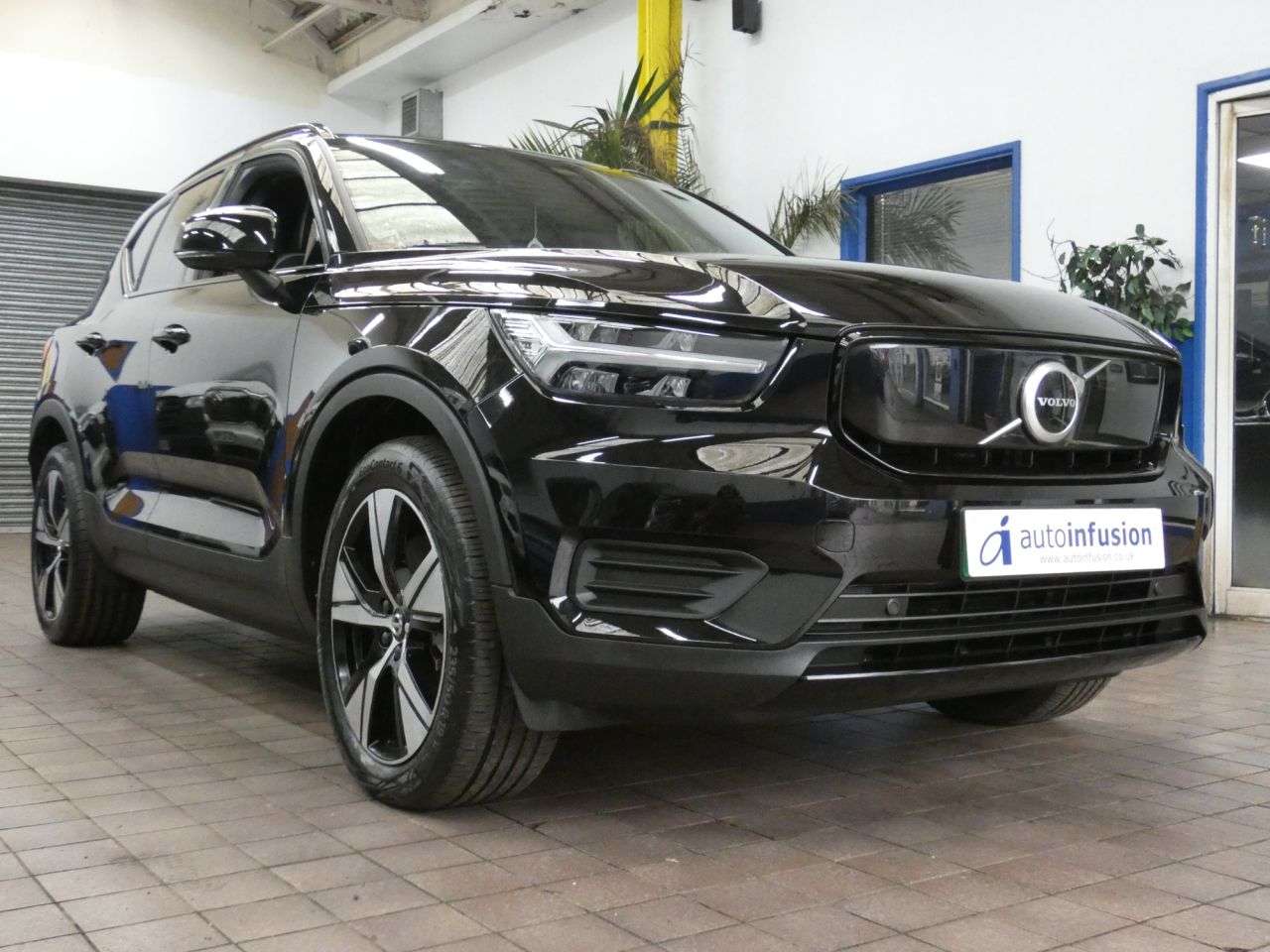 2021 VOLVO XC40 2021 VOLVO XC40