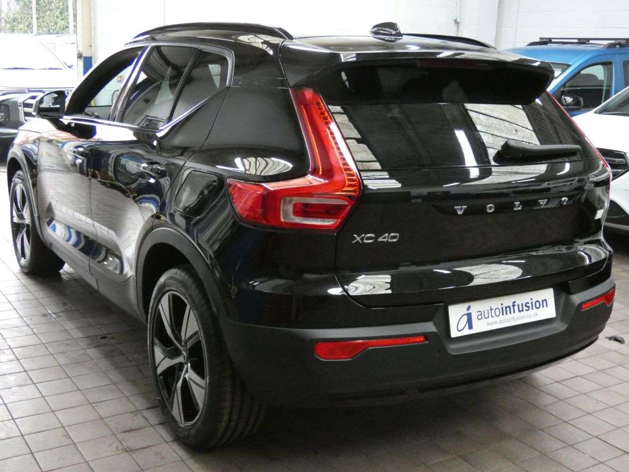 2021 VOLVO XC40 2021 VOLVO XC40
