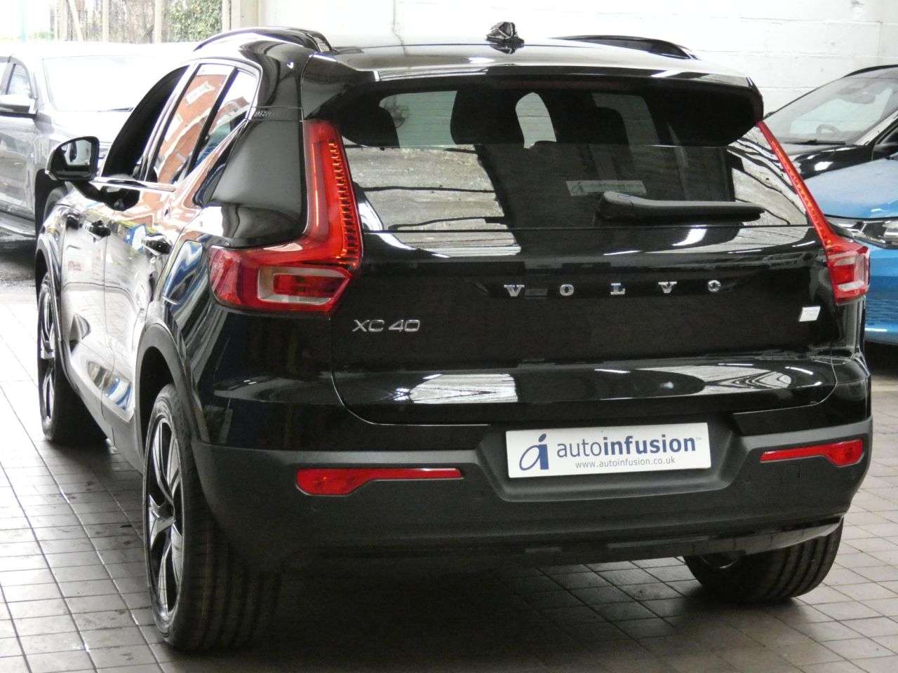 2021 VOLVO XC40 2021 VOLVO XC40