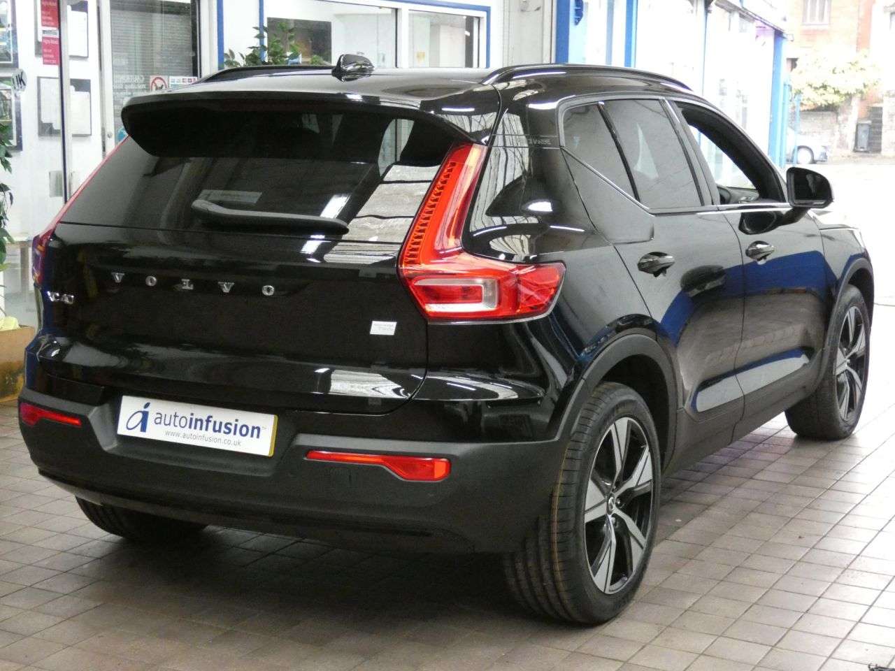 2021 VOLVO XC40 2021 VOLVO XC40