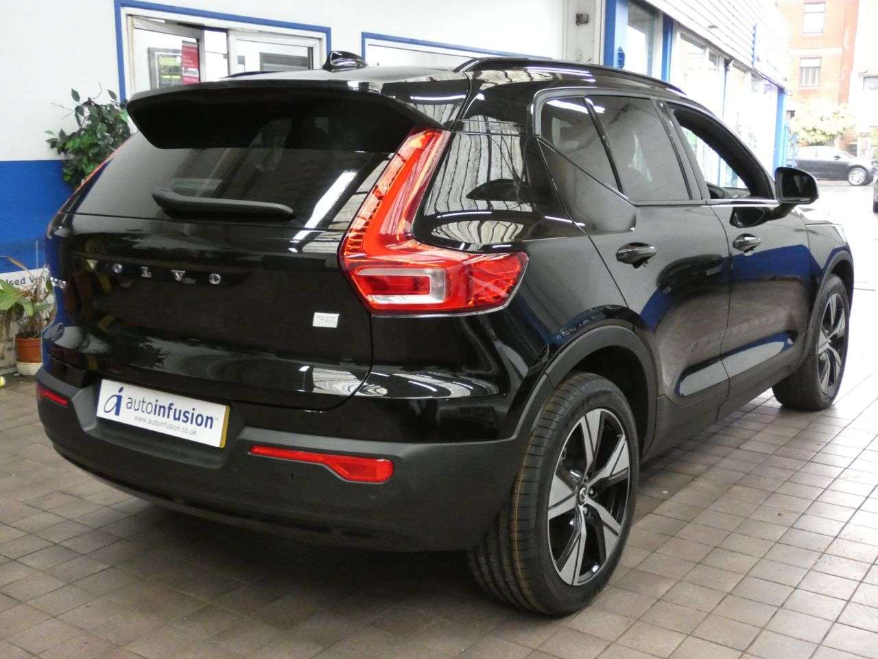 2021 VOLVO XC40 2021 VOLVO XC40