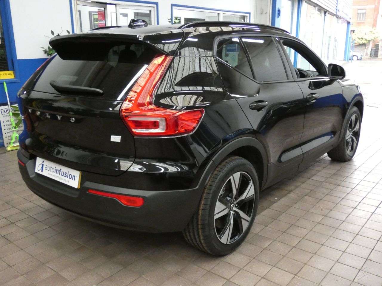 2021 VOLVO XC40 2021 VOLVO XC40