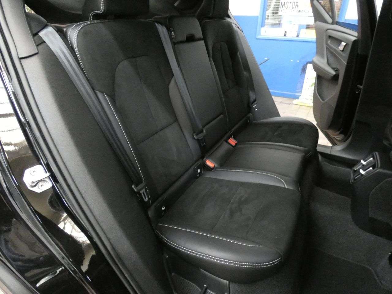 2021 VOLVO XC40 2021 VOLVO XC40