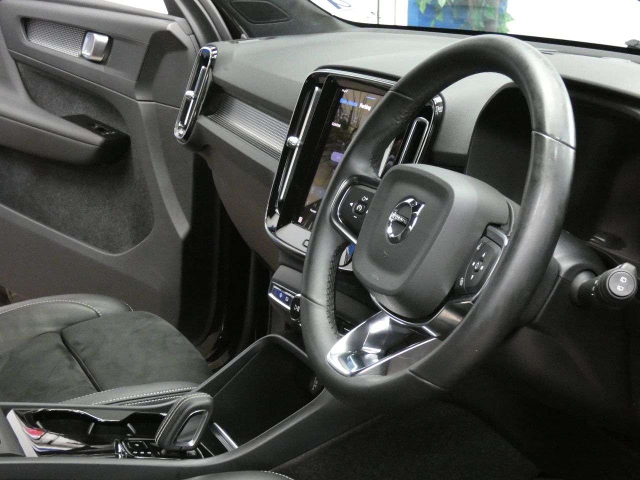 2021 VOLVO XC40 2021 VOLVO XC40