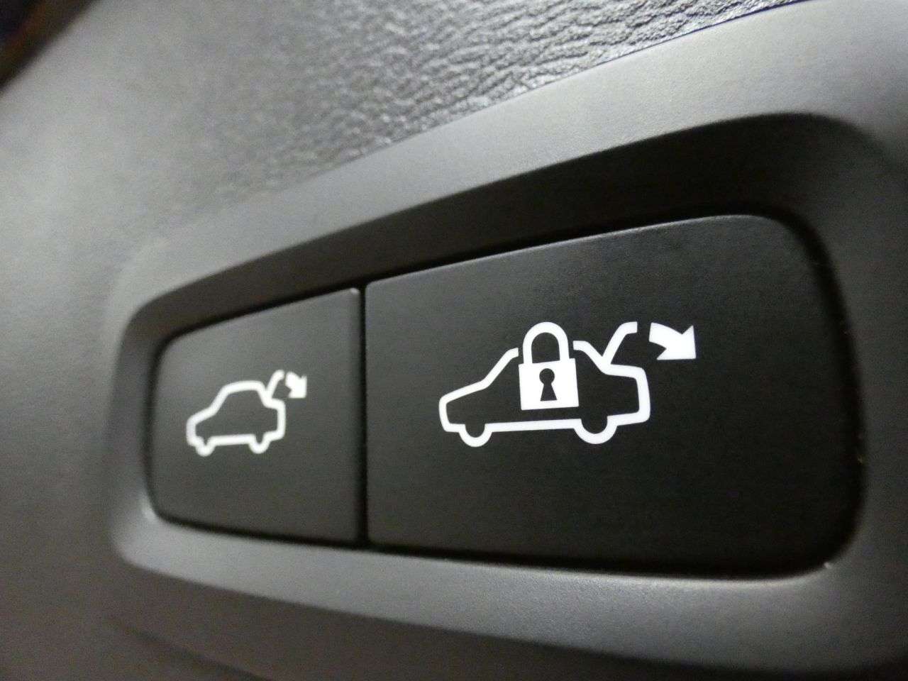 2021 VOLVO XC40 2021 VOLVO XC40