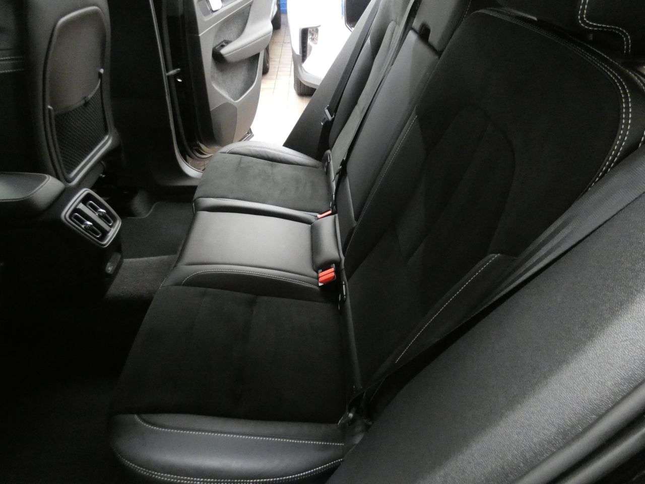 2021 VOLVO XC40 2021 VOLVO XC40