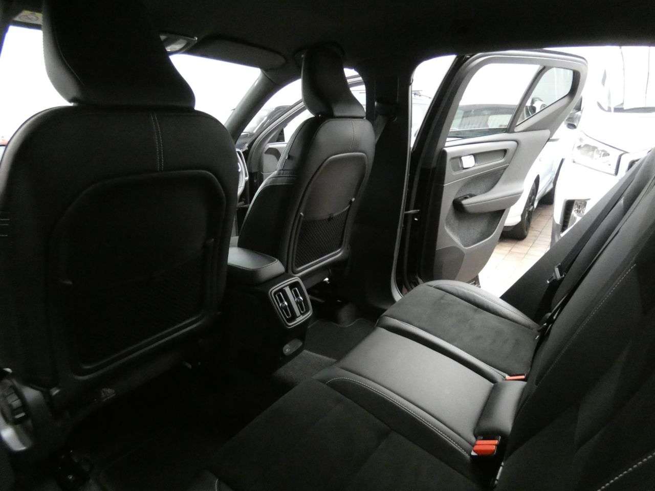 2021 VOLVO XC40 2021 VOLVO XC40