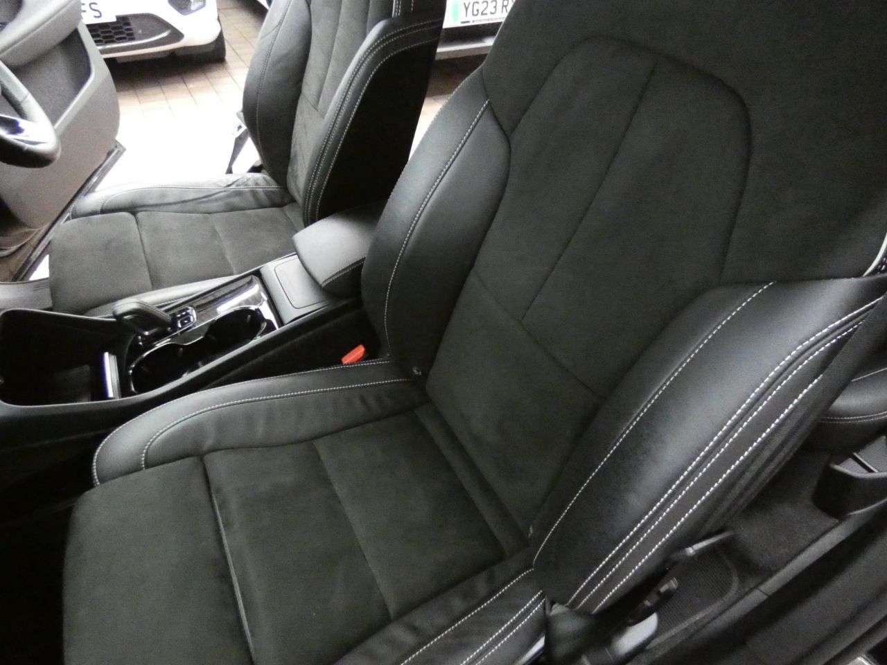 2021 VOLVO XC40 2021 VOLVO XC40