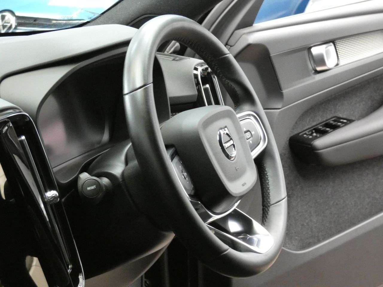 2021 VOLVO XC40 2021 VOLVO XC40