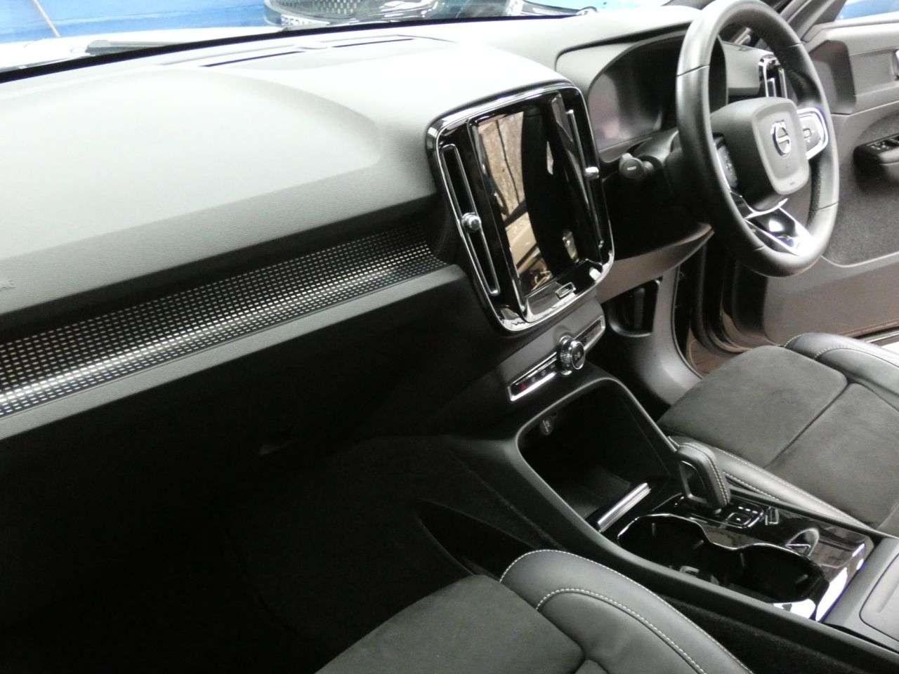 2021 VOLVO XC40 2021 VOLVO XC40