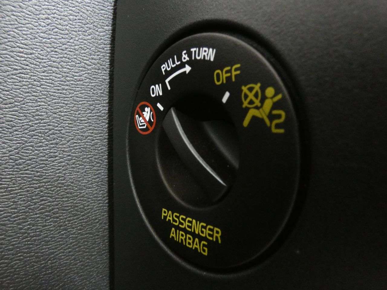 2021 VOLVO XC40 2021 VOLVO XC40