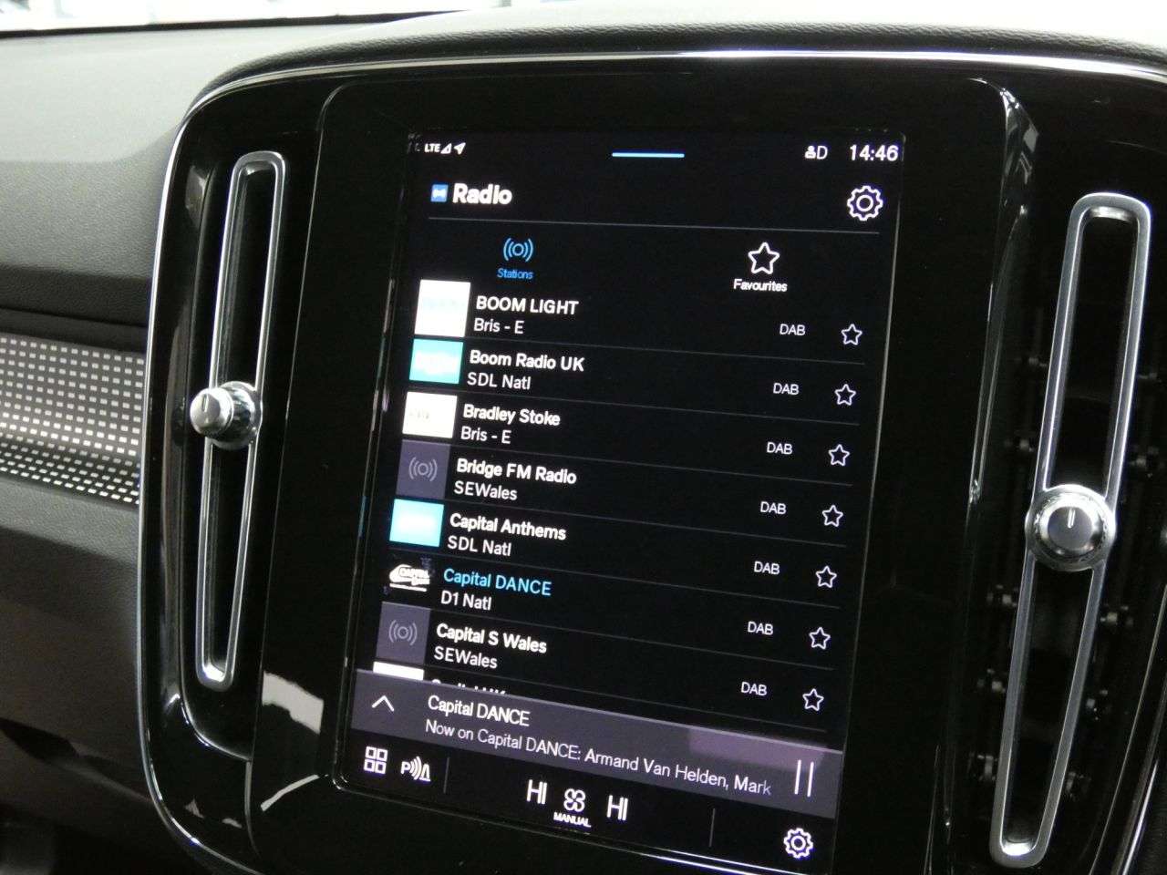 2021 VOLVO XC40 2021 VOLVO XC40