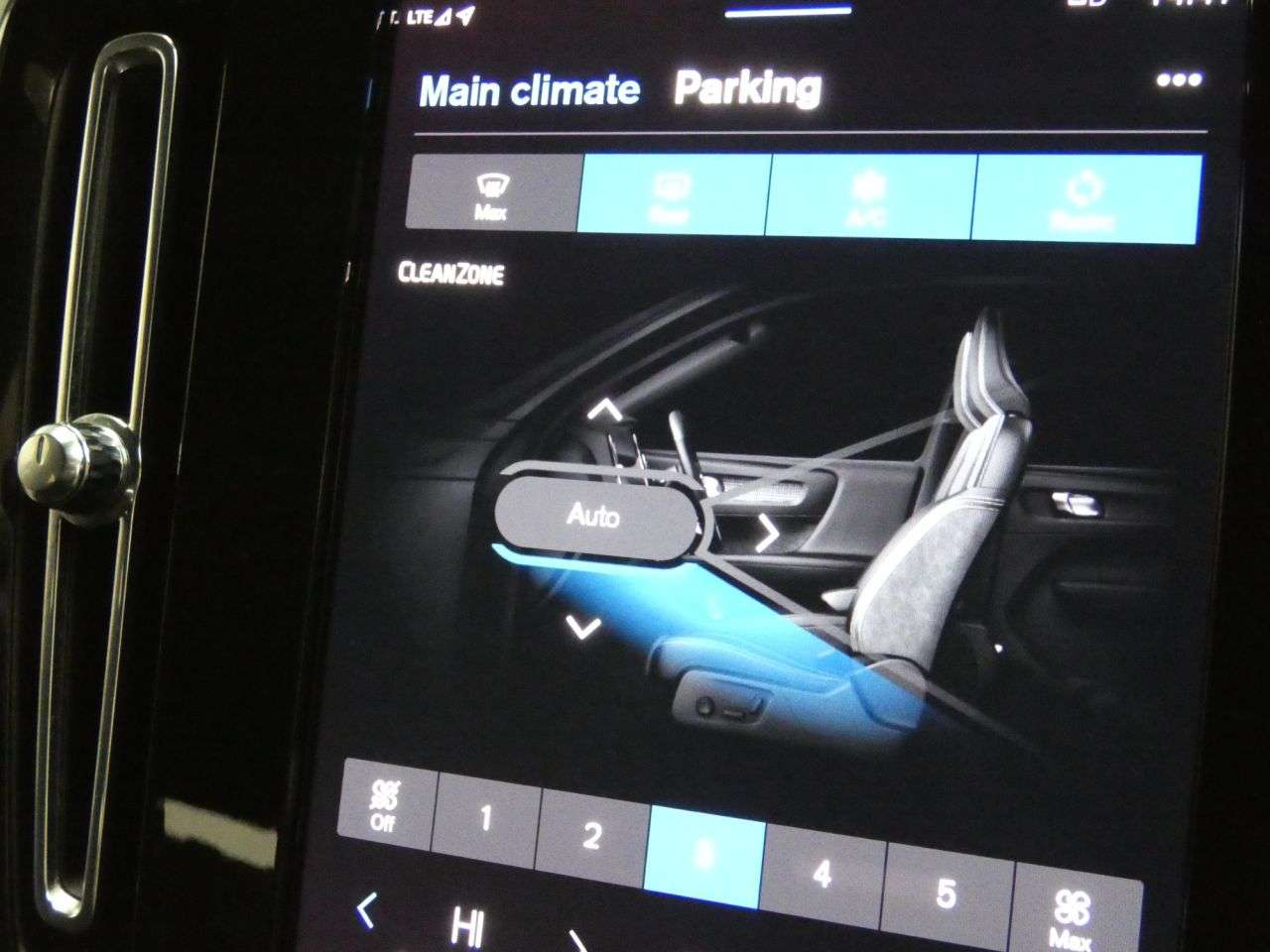 2021 VOLVO XC40 2021 VOLVO XC40