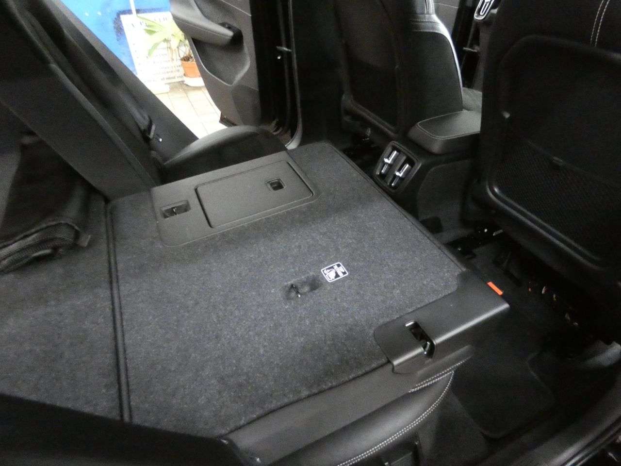 2021 VOLVO XC40 2021 VOLVO XC40