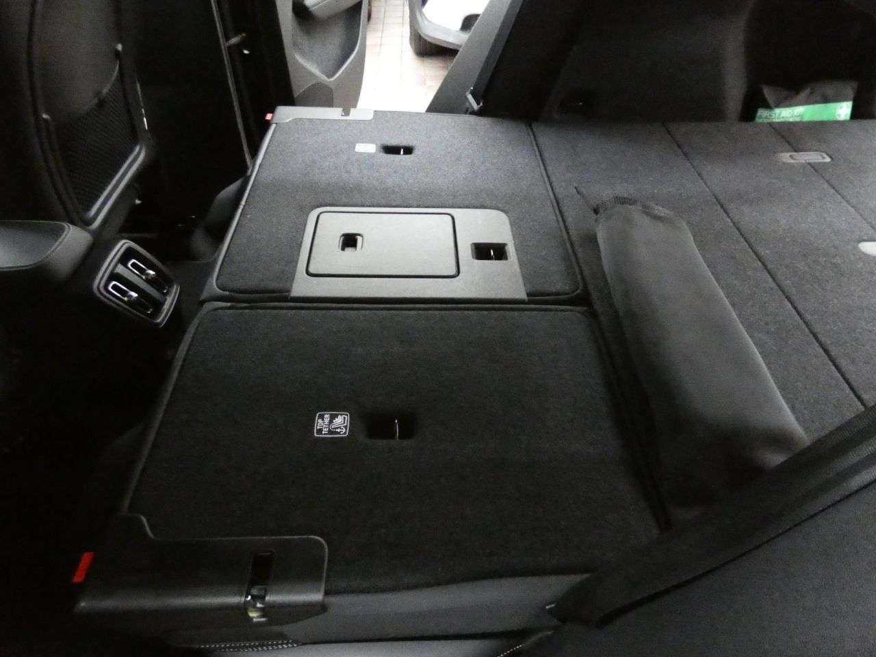 2021 VOLVO XC40 2021 VOLVO XC40