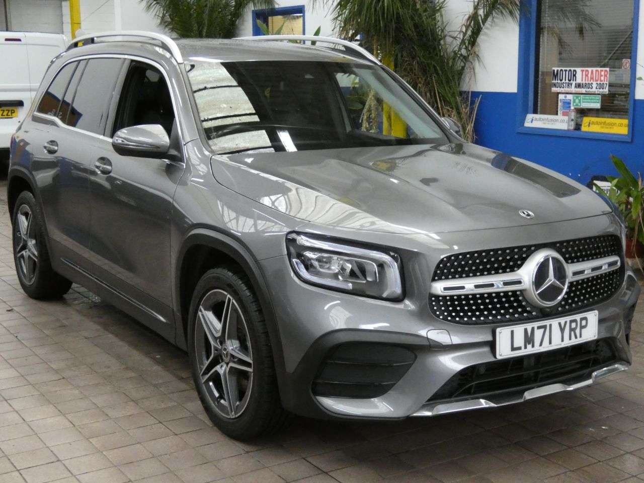 A 2022 MERCEDES-BENZ GLB 1.3 GLB200 AMG Line SUV 5dr Petrol 7G-DCT Euro 6 (s/s) (163 ps) 1 OWNER SER A 2022 MERCEDES-BENZ GLB 1.3 GLB200 AMG Line SUV 5dr Petrol 7G-DCT Euro 6 (s/s) (163 ps) 1 OWNER SER