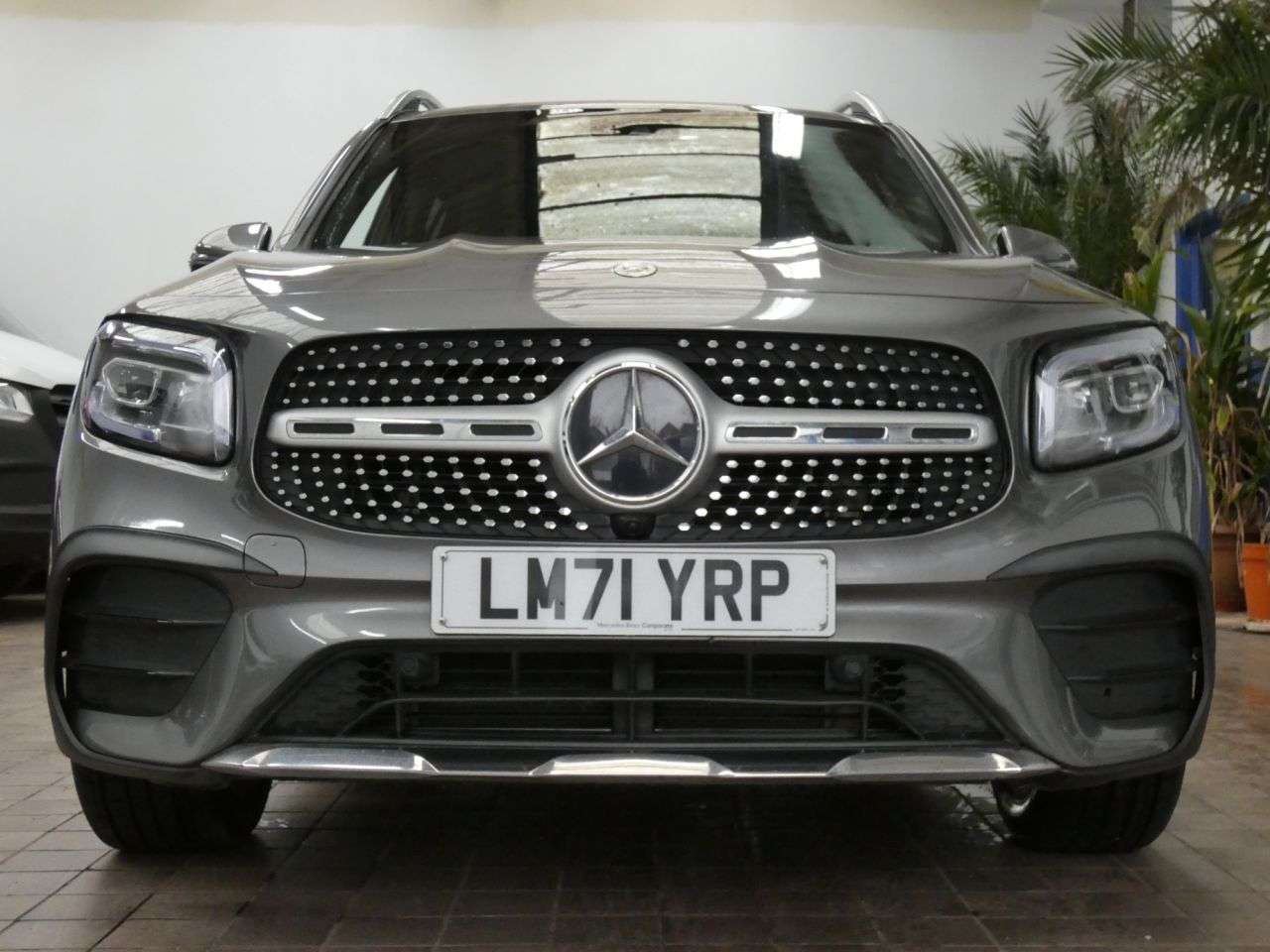 A 2022 MERCEDES-BENZ GLB 1.3 GLB200 AMG Line SUV 5dr Petrol 7G-DCT Euro 6 (s/s) (163 ps) 1 OWNER SER A 2022 MERCEDES-BENZ GLB 1.3 GLB200 AMG Line SUV 5dr Petrol 7G-DCT Euro 6 (s/s) (163 ps) 1 OWNER SER