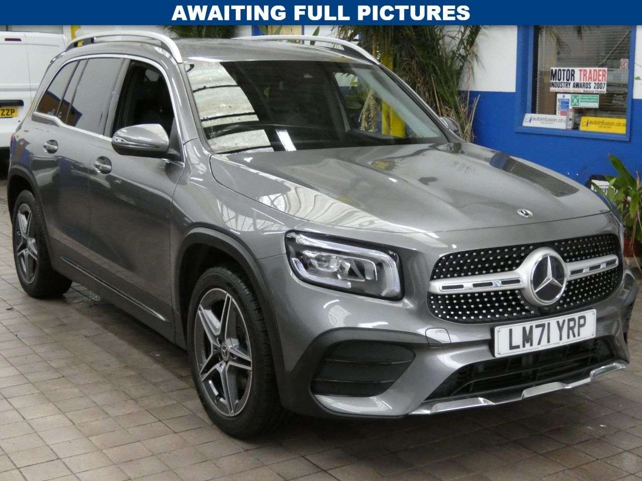 A 2022 MERCEDES-BENZ GLB 1.3 GLB200 AMG Line SUV 5dr Petrol 7G-DCT Euro 6 (s/s) (163 ps) 1 OWNER SER A 2022 MERCEDES-BENZ GLB 1.3 GLB200 AMG Line SUV 5dr Petrol 7G-DCT Euro 6 (s/s) (163 ps) 1 OWNER SER