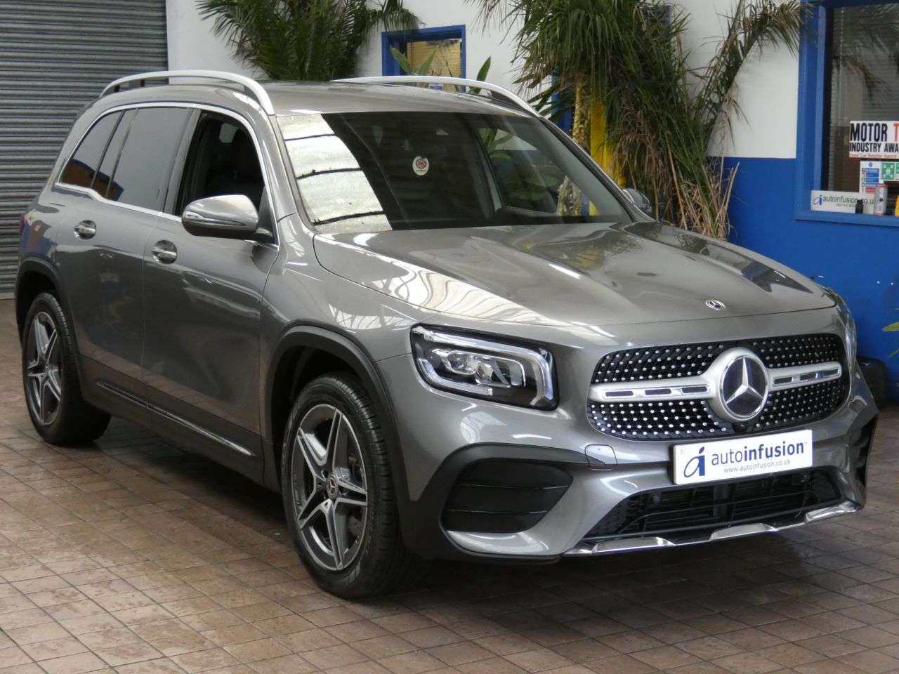 A 2022 MERCEDES-BENZ GLB 1.3 GLB200 AMG Line SUV 5dr Petrol 7G-DCT Euro 6 (s/s) (163 ps) 1 OWNER SER A 2022 MERCEDES-BENZ GLB 1.3 GLB200 AMG Line SUV 5dr Petrol 7G-DCT Euro 6 (s/s) (163 ps) 1 OWNER SER