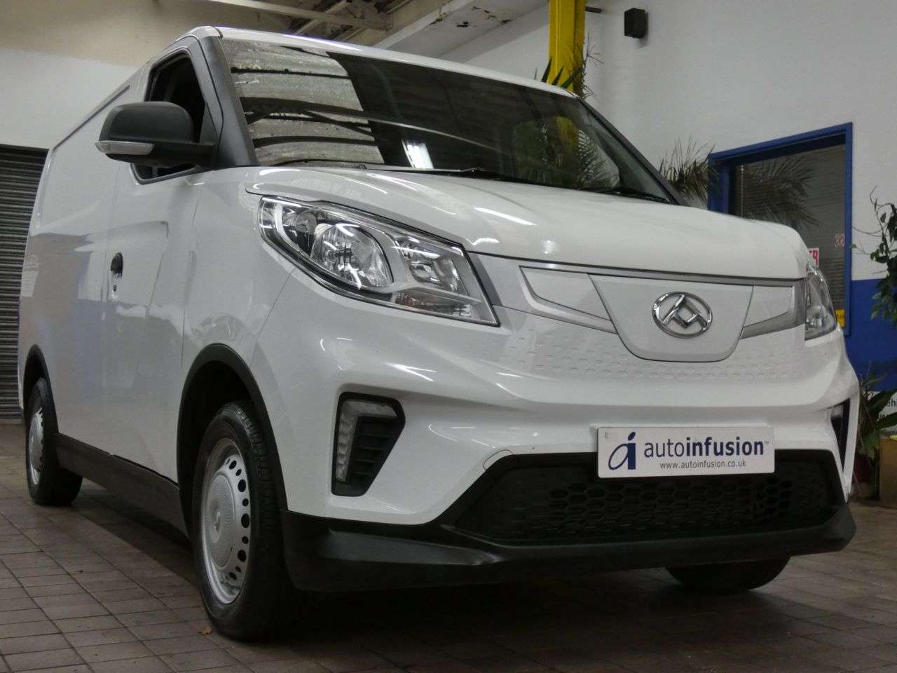 A 2022 MAXUS EDELIVER 3 35kWh Panel Van 5dr Electric Auto FWD L1 (122 ps) GENUINE LOW MILES 1 OWNER A 2022 MAXUS EDELIVER 3 35kWh Panel Van 5dr Electric Auto FWD L1 (122 ps) GENUINE LOW MILES 1 OWNER